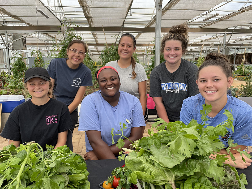 2021 Willits Fellows during CSA pickup in Sweet Briar's greenhouse.